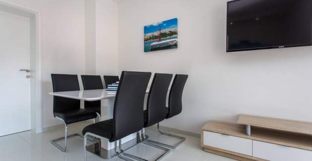 Modern Apartment Berisha 1 No.5 - with Balcony