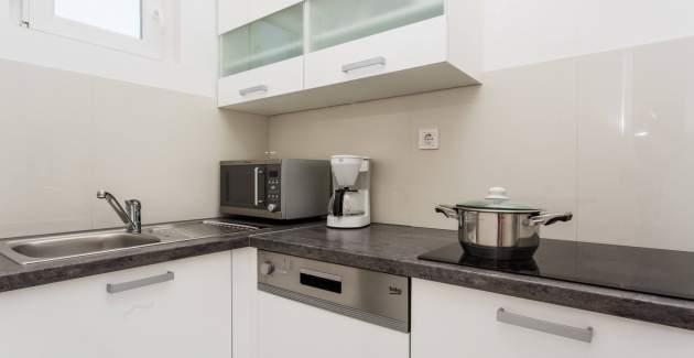 Modern Apartment Berisha 1 No.5 - with Balcony