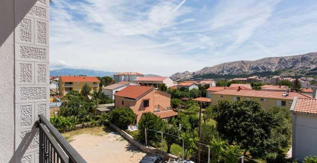 Modern Apartment Berisha 1 No.5 - with Balcony