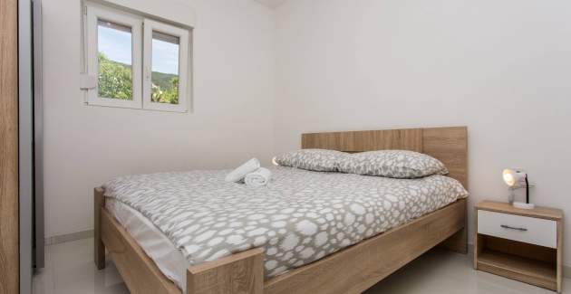 Modern Apartment Berisha 1 No.5 - with Balcony