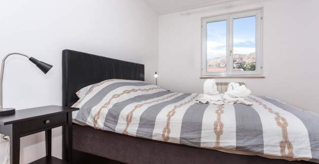 Apartment Berisha 2 No.1 - with Balcony