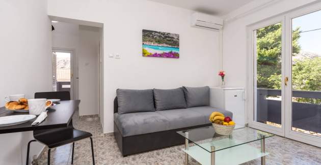 Apartment Berisha 2 No.1 - with Balcony