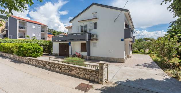 Apartment Berisha 2 No.1 - with Balcony