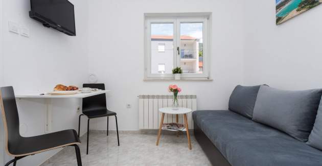 Apartments Berisha 2 No.3 - with Balcony