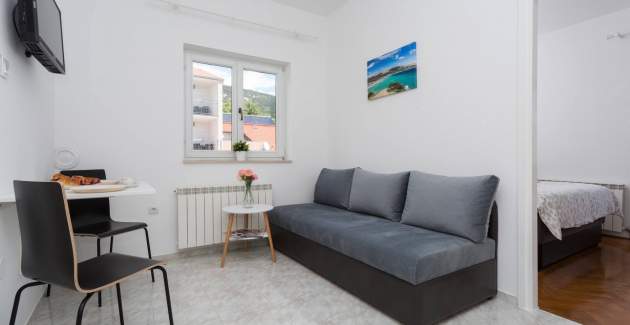 Apartments Berisha 2 No.3 - with Balcony