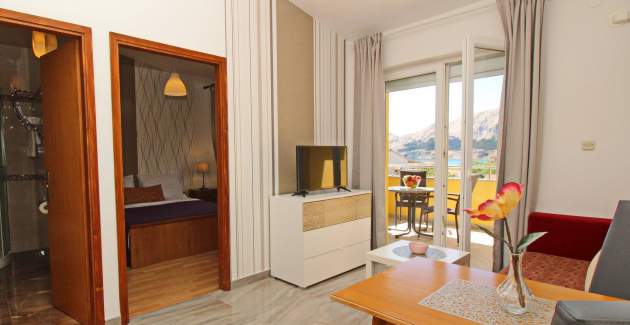 Charming Apartment Brnic No.7 - with Balcony and Sea View