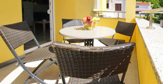 Charming Apartment Brnic No.5 - with Balcony