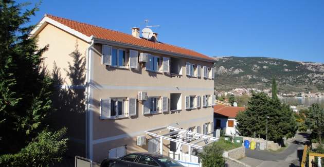 Apartman Brnić Nar. brdo - s balkonom, 350 m od plaže