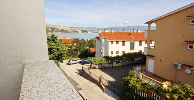Apartman Brnić Nar. brdo - s balkonom, 350 m od plaže