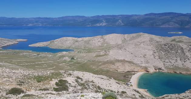 Capić Z3 - apartman s balkonom i parking mjestom, 300 m od plaže