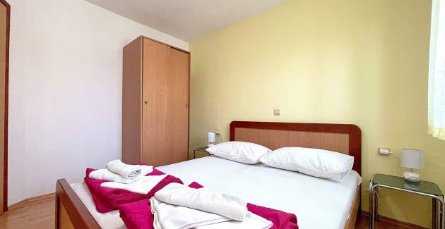 Capic Z4 - Apartment with Balcony and Parking spot, 300 m from the Beach