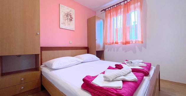 Capic Z5 - Apartment with Balcony and Parking spot, 300 m from the Beach