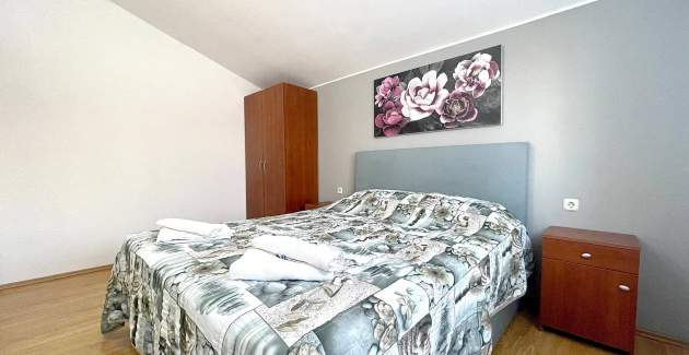 Capic Z7 – Apartman s balkonom i parkingom, 300 m od plaže