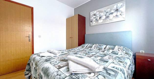 Capic Z7 – Apartman s balkonom i parkingom, 300 m od plaže