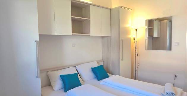 Apartman Cugalj – s Balkonom, na 2. Katu, 300 m od Plaže