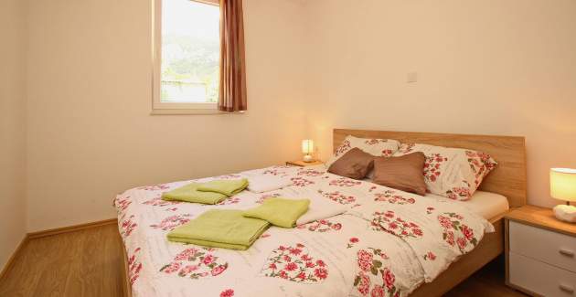 Apartman Cugalj – s balkonom, 1. kat, 300 m od plaže