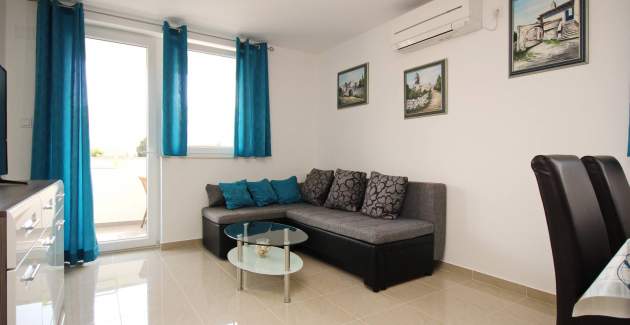 Apartman Cugalj – s balkonom, 1. kat, 300 m od plaže