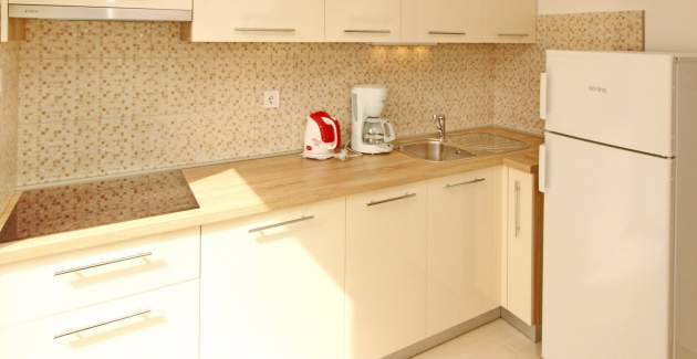 Apartman Vasilic – s terasom, 300 m od plaže