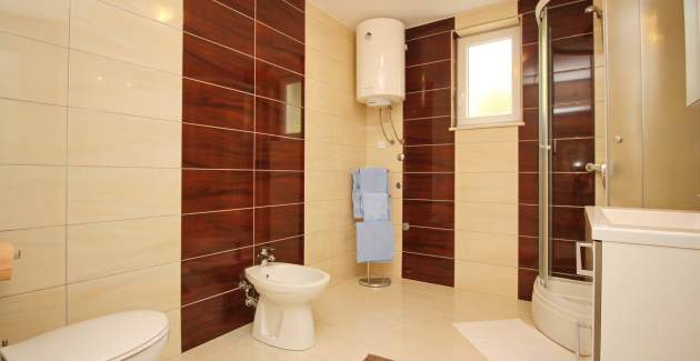 Apartman Vasilic – s terasom, 300 m od plaže