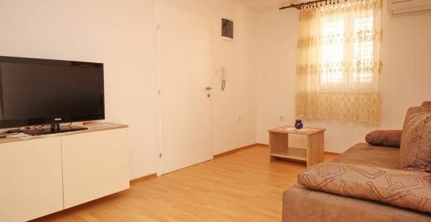Apartman Vasilic – s terasom, 300 m od plaže