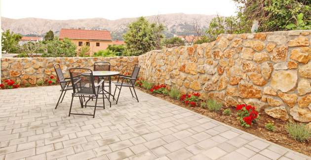 Apartman Vasilic – s terasom, 300 m od plaže