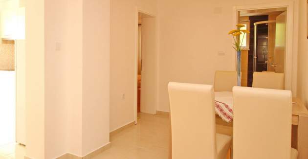 Apartman Vasilic – s terasom, 300 m od plaže