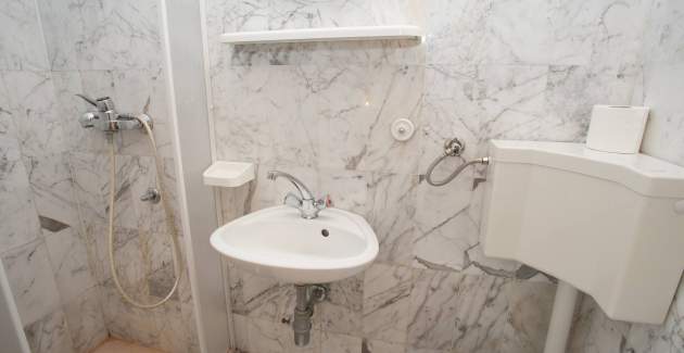 Apartment Dekanic D. - on the Ground Floor, with Terrace