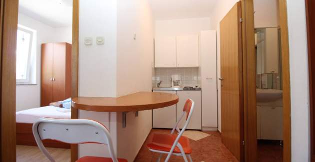 Apartment Djikic – mit Balkon und Parkplatz