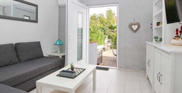 Appartamento Fantov No.1 – con Terrazza, a 250 m dalla Spiaggia