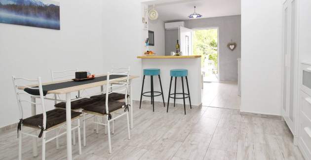 Appartamento Fantov No.1 – con Terrazza, a 250 m dalla Spiaggia