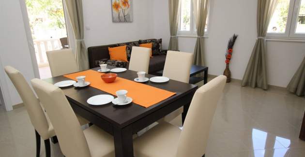 Apartman Gorica 1 br.5 – s Bazenom, 200 m od Plaže