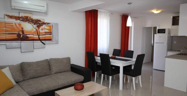 Apartment Gorica 1 No.3 - with Pool, 200 m from the Beach