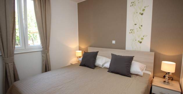 Apartment Gorica 1 No.3 - with Pool, 200 m from the Beach