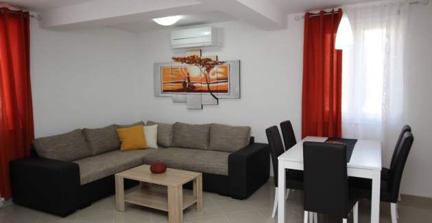 Apartment Gorica 1 No.3 - with Pool, 200 m from the Beach