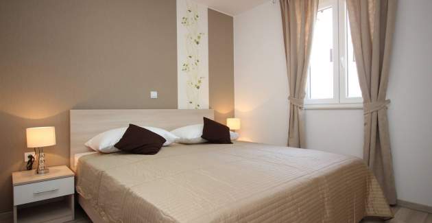 Apartment Gorica 1 No.3 - with Pool, 200 m from the Beach