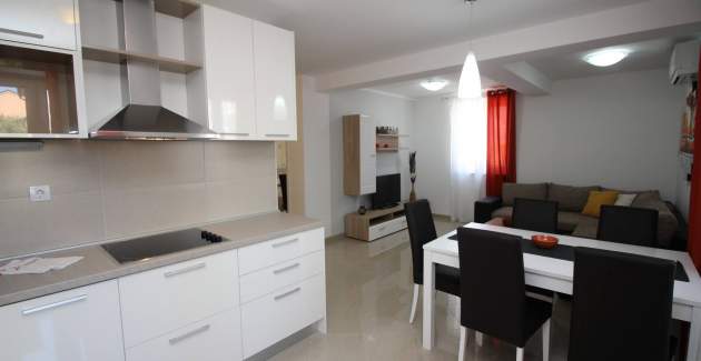 Apartment Gorica 1 No.3 - with Pool, 200 m from the Beach