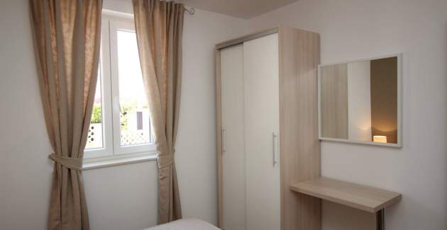 Apartment Gorica 1 No.3 - with Pool, 200 m from the Beach