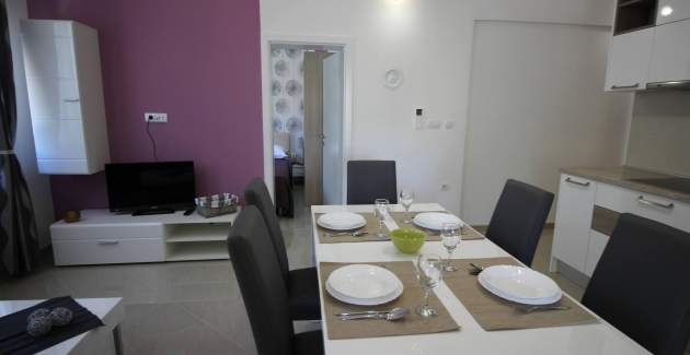 Apartment Gorica 1 No.8 - with Pool, 200 m from the Beach