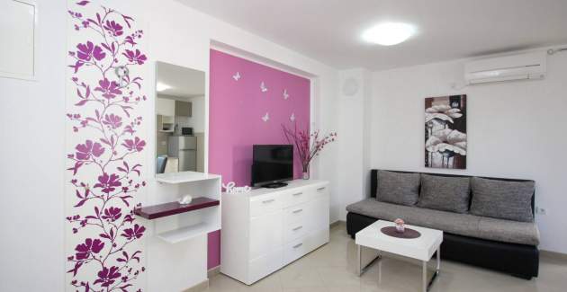 Apartment Gorica 1 No.4 - with Pool, 200 m from the Beach