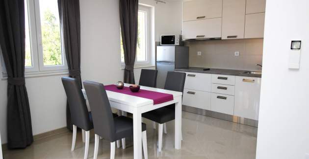 Apartment Gorica 1 No.6 - with Pool, 200 m from the Beach