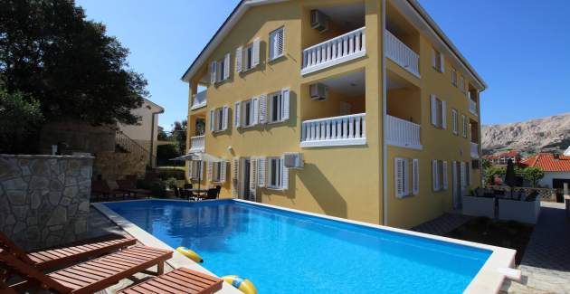 Apartment Gorica 1 No.6 - with Pool, 200 m from the Beach