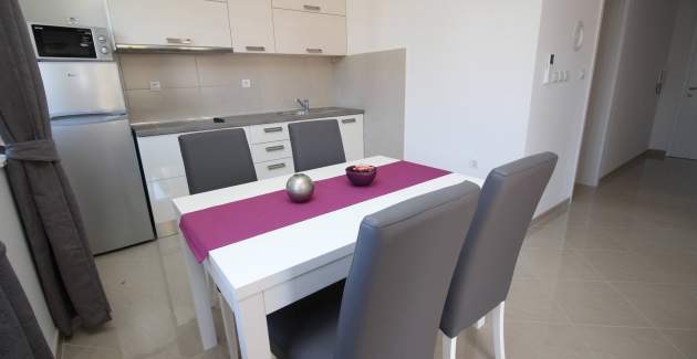 Apartment Gorica 1 No.6 - with Pool, 200 m from the Beach