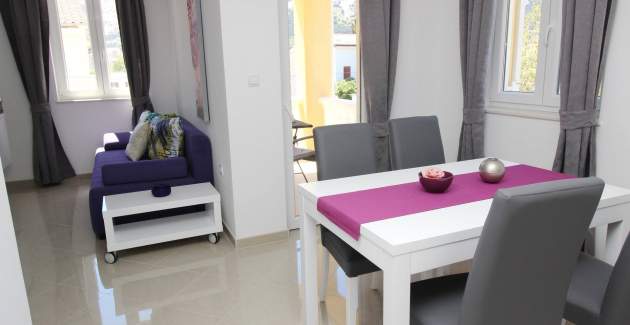 Apartment Gorica 1 No.6 - with Pool, 200 m from the Beach