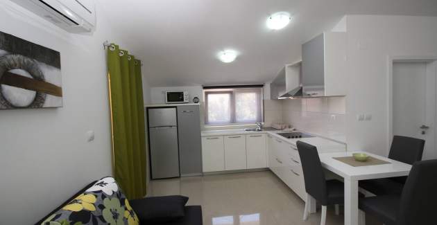 Apartment Gorica 1 No.7 - with Pool, 200 m from the Beach