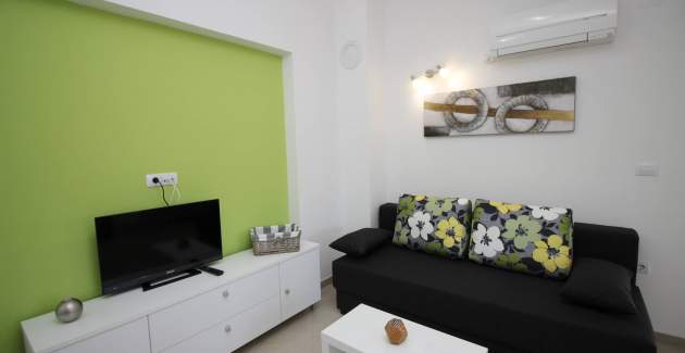 Apartment Gorica 1 No.7 - with Pool, 200 m from the Beach