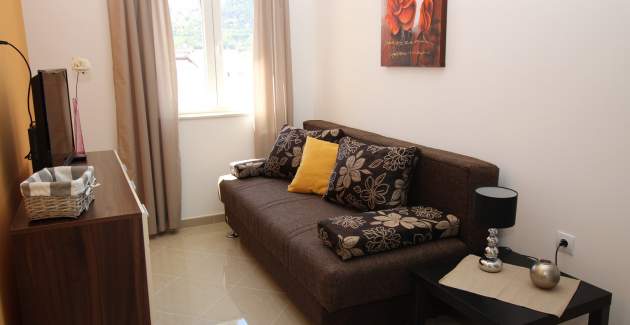 Apartment Gorica 1 No.9 - with Pool, 200 m from the Beach