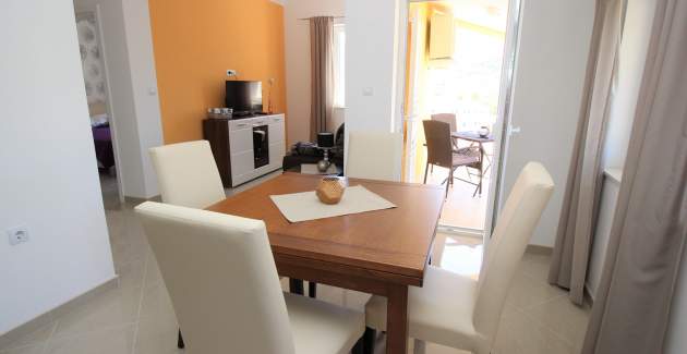 Apartment Gorica 1 No.9 - with Pool, 200 m from the Beach