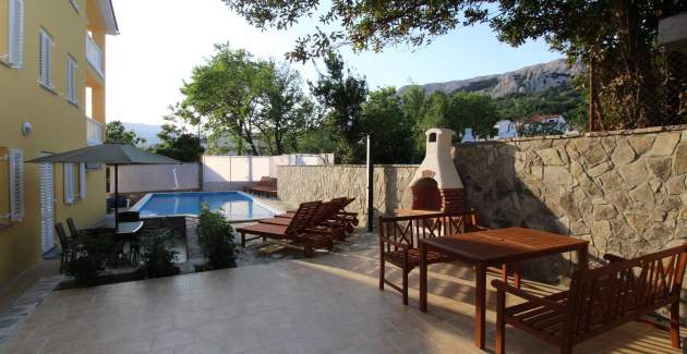 Apartment Gorica 1 No.9 - with Pool, 200 m from the Beach