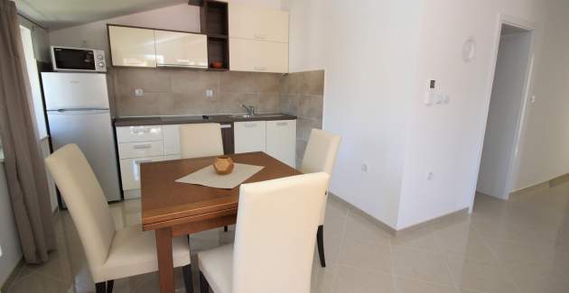 Apartment Gorica 1 No.9 - with Pool, 200 m from the Beach