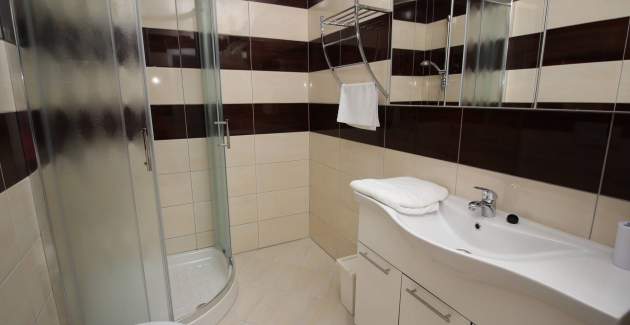 Apartment Gorica 1 No.2 - with Pool, 200 m from the Beach